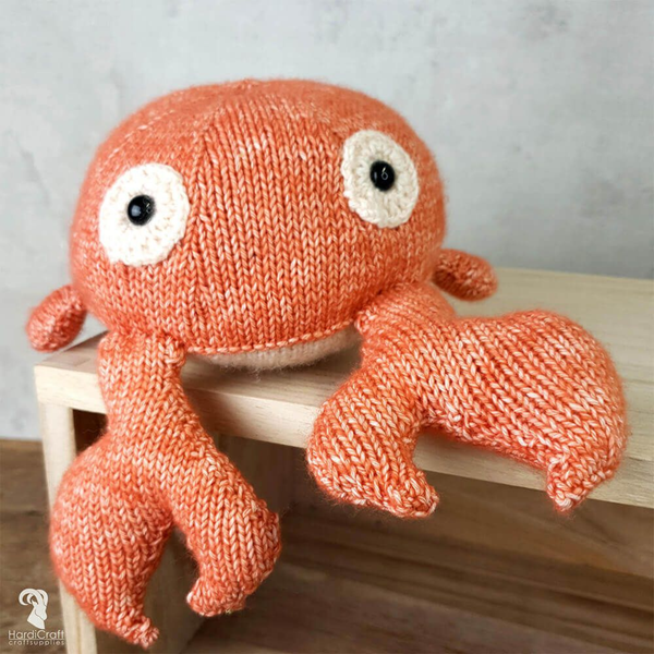 HardiCraft Crab Karel Amigurumi Crochet Kit