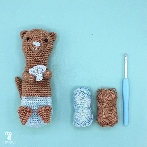 HardiCraft Otis Otter Amigurumi Crochet Kit