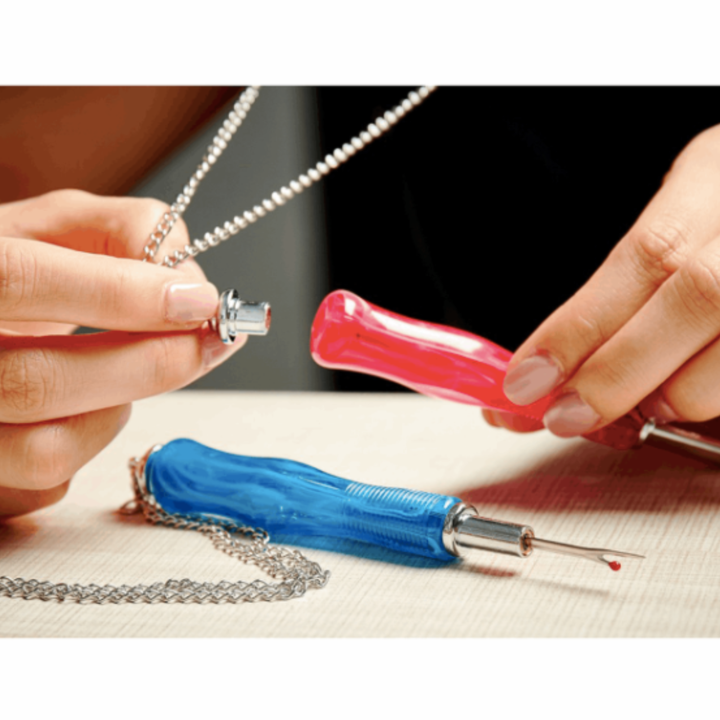 Necklace Seam Ripper